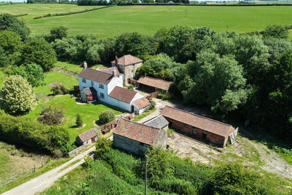 4.3 acres of House with Land for sale in Burgh on Bain