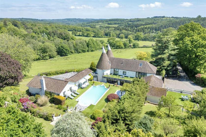 13.2 acres of House with Land for sale in Heathfield and Waldron