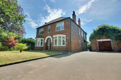 1 acre of House with Land for sale in Cottingham