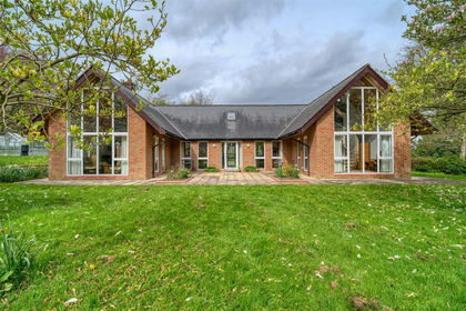 1 acre of House with Land for sale in West Stour