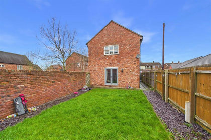 Land for sale in Horninglow and Eton