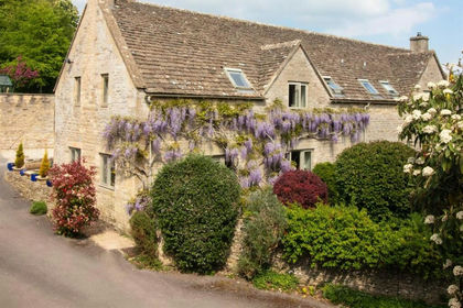 1.1 acres of House with Land for sale in Compton Abdale