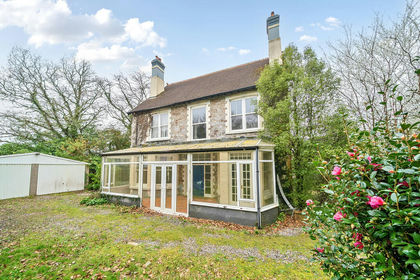 1.5 acres of House with Land for sale in Staverton