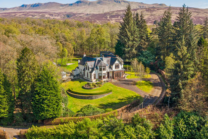 3 acres of Country Home for sale in Stirling and Strathallan