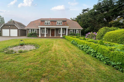 1 acre of House with Land for sale in Orpington