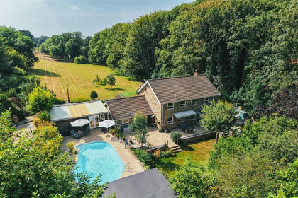 1.6 acres of House with Land for sale in Thorpe Salvin