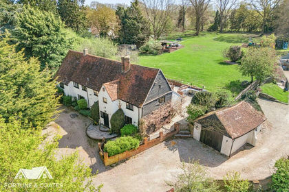 1.5 acres of Farmhouse for sale in Harlow