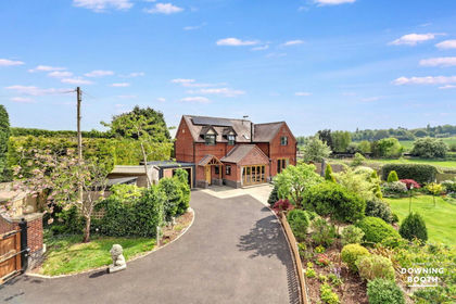 4.5 acres of House with Land for sale in Lichfield