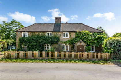 7.2 acres of Equestrian property for sale in Ardingly