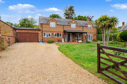 2 acres of Equestrian property for sale in Moulton