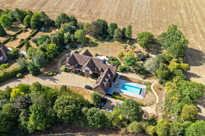 2.1 acres of Country Home for sale in Kimpton