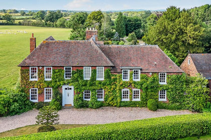 5.3 acres of Country Home for sale in Martin Hussingtree