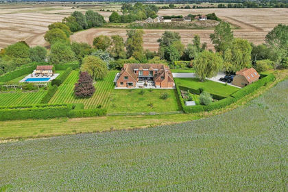 2 acres of House with Land for sale in Snargate