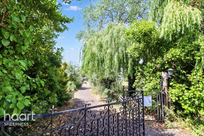 2.2 acres of Land for sale in Eastchurch