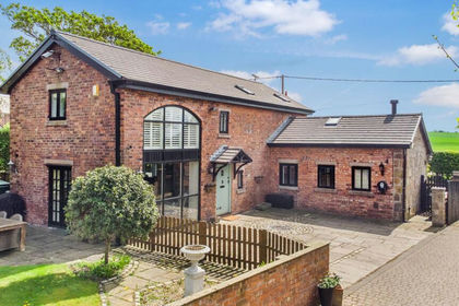Barn Conversion for sale in Aughton