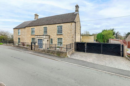 1.5 acres of House with Land for sale in Twywell