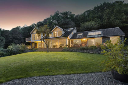 21 acres of House with Land for sale in Lakes