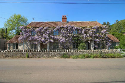1 acre of Cottage for sale in Compton Dando