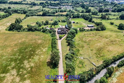 11.3 acres of Country Estate for sale in Mountnessing