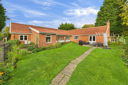 Land for sale in Brockdish