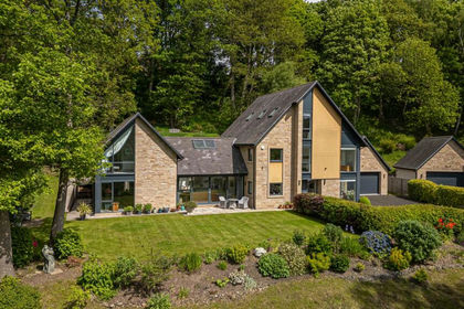 1 acre of House with Land for sale in Broomhaugh and Riding