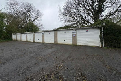 River property for sale in Morden