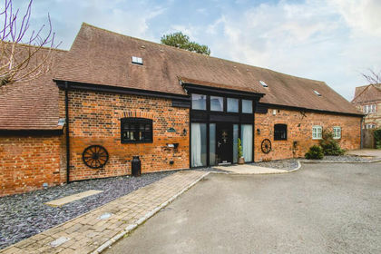 Land for sale in Lewknor