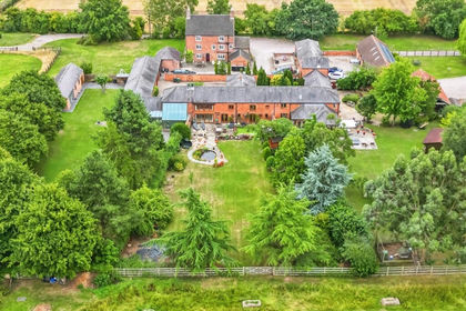 Land for sale in Hoton