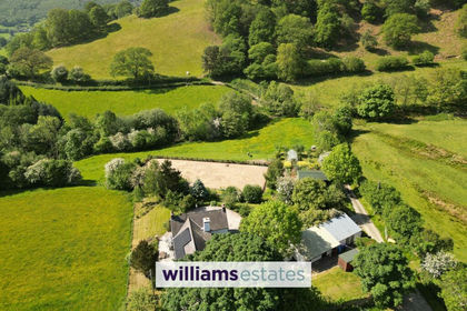 10 acres of House with Land for sale in Corwen