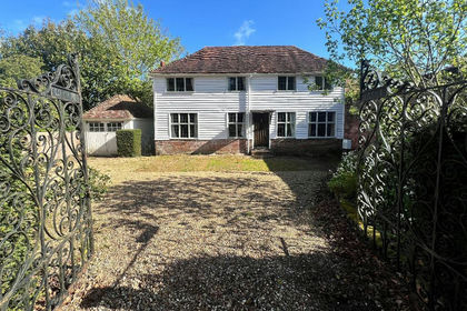 1 acre of House with Land for sale in Hawkhurst