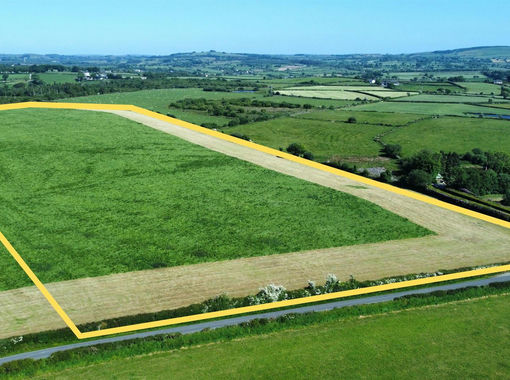 25.5 acres of Farmland for sale in Llanon