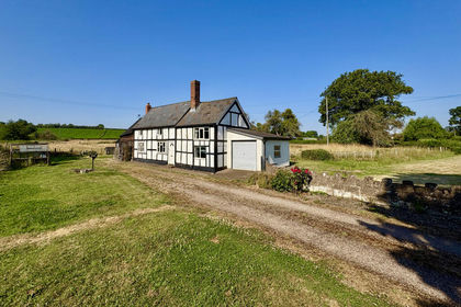 3 acres of Cottage for sale in Marden