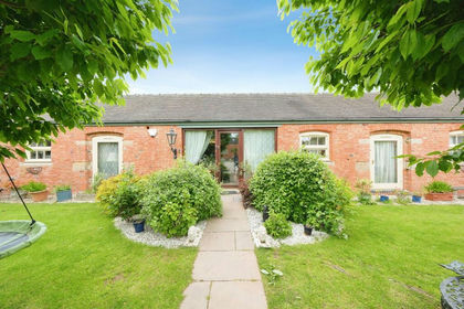 Barn Conversion for sale in Castle Donington