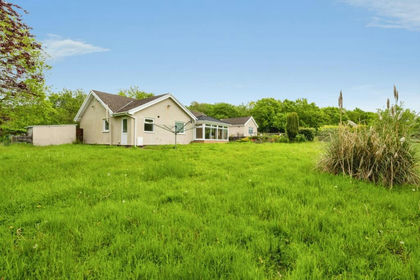 2 acres of House with Land for sale in Grovesend and Waungron