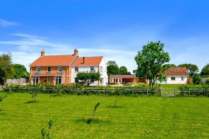 6 acres of House with Land for sale in Glastonbury