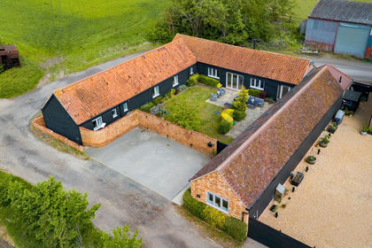 Barn Conversion for sale in Wootton