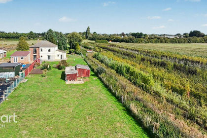 1.5 acres of House with Land for sale in Outwell