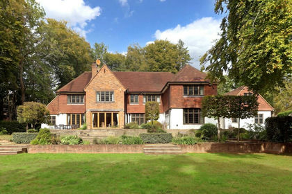 1.1 acres of House with Land for sale in Seer Green