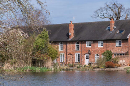 Barn Conversion for sale in Beeston