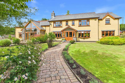 5 acres of House with Land for sale in Mawr
