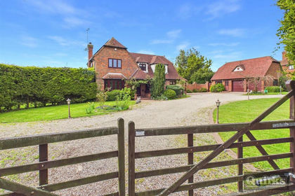 2 acres of House with Land for sale in Wickford