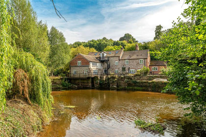 8 acres of Country Estate for sale in Whitchurch