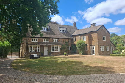 1.2 acres of House with Land for sale in Overthorpe