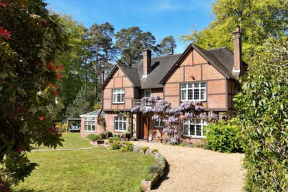 2 acres of House with Land for sale in Romsey