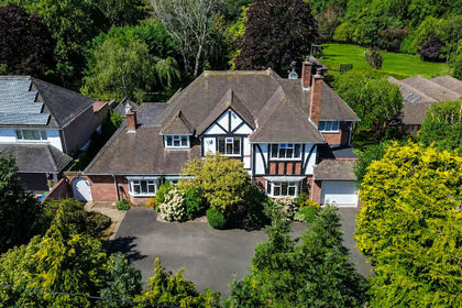 2 acres of House with Land for sale in Pattingham and Patshull