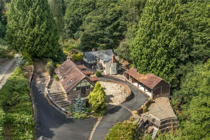 2.6 acres of Cottage for sale in Kington Rural