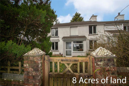 8.4 acres of Cottage for sale in Lamerton