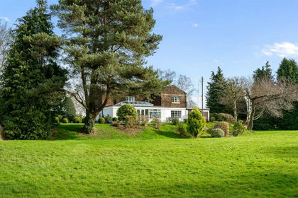 2 acres of House with Land for sale in Culcheth and Glazebury