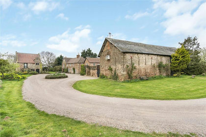 33.2 acres of Farmhouse for sale in Upton Bishop