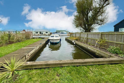 Land for sale in Repps with Bastwick